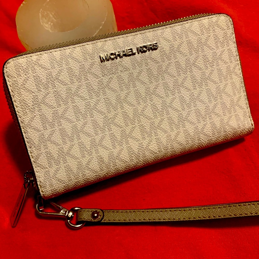 Michael Kors Phone Wallet.One of the New Edition.